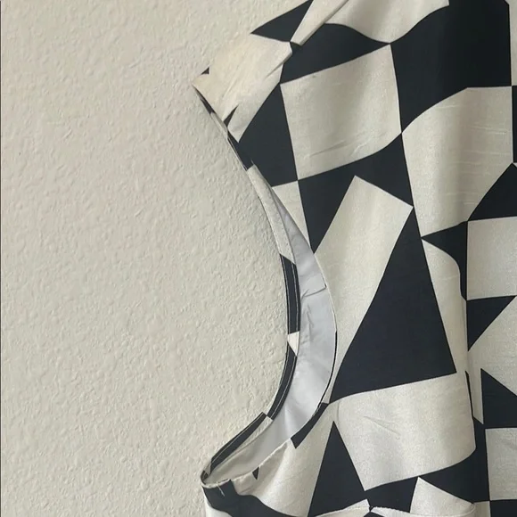 Zapelle Geometric Black and White Midi Dress - Picture 6 of 9